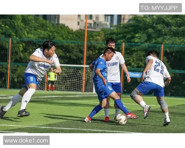 武汉足球队与南京足球队赛后分析：比赛节奏与战术对比探讨