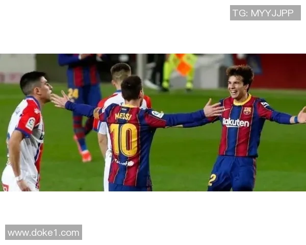 足球明星私生活曝光引发热议社交媒体上掀起舆论风暴